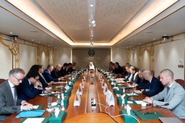 Yang Mulia Sekretaris Jenderal LMD, Ketua Asosiasi Ulama Muslim, Syekh Dr. MohammedAl-issa     , bertemu dengan duta besar Uni Eropa untuk KSA di kantor LMD di Riyadh