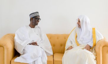التقى معالي الأمين العام، رئيس هيئة علماء المسلمين، فضيلة الشيخ د. محمد العيسى‬⁩‬⁩ ، في العاصمة النيجيرية "أبوجا"، معالي مستشار الأمن القومي النيجيري، السيد نوهو ريبادو