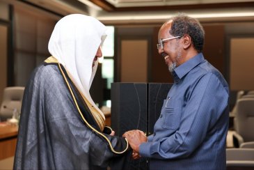 رئيسُ جمهورية الصومال الفيدرالية يستقبل أمينَ عام رابطة العالم الإسلامي
