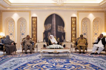 Yang Mulia Sekretaris Jenderal LMD, Ketua Organisasi Ulama Muslim, Syekh Dr. Mohammed Alissa , menerima kunjungan delegasi parlemen tingkat tinggi yang mewakili berbagai partai di Majelis Nasional Pakistan (Parlemen)