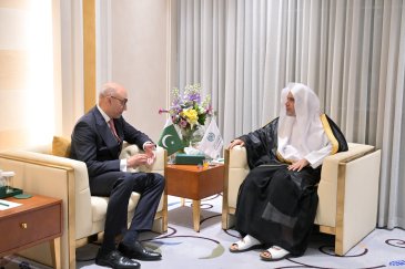 Le Secrétaire général, cheikh Mohammed Al-Issa a reçu l’ambassadeur de la République islamique du Pakistan, M. Ahmad Farooq
