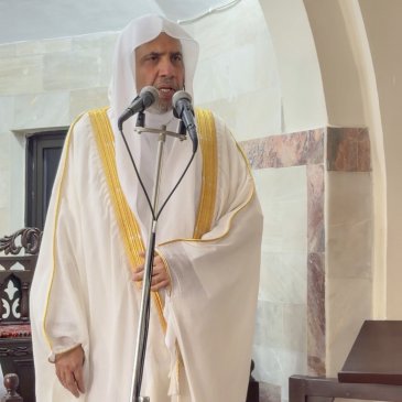 Après avoir prononcé le sermon à la mosquée du Roi Fayçal d’Islamabad, à la Mosquée royale de Lahore et à la mosquée du Parlement :