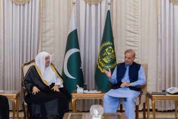 Hari ini, Yang Mulia Perdana Menteri Republik Islam Pakistan, Tuan Muhammad Shehbaz Sharif, menyambut Yang Mulia Sekretaris Jenderal LMD, Ketua Asosiasi Ulama Muslim, Syekh Dr. Mohammed Alissa