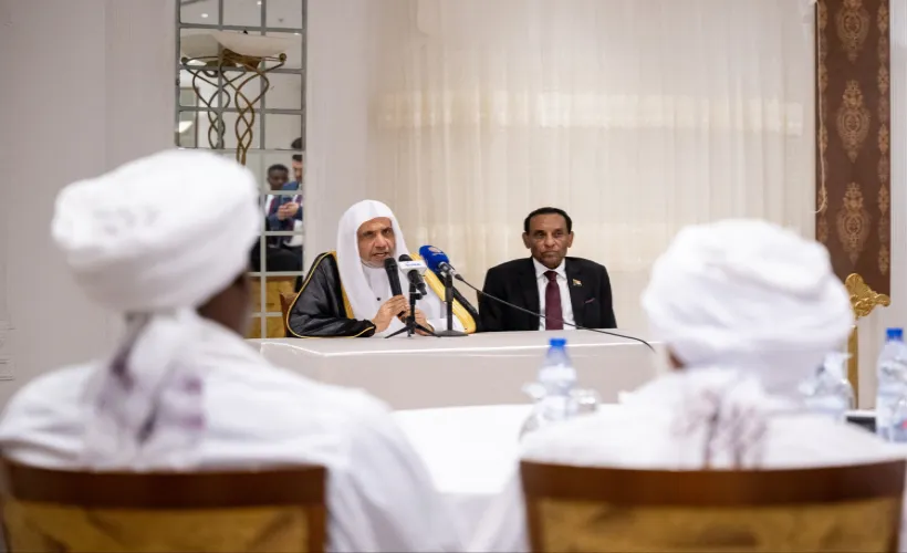 Le Secrétaire Général de la Ligue islamique mondiale, Président de l’Organisation des savants musulmans, cheikh Mohammed Alissa , a rencontré une délégation de oulémas de la République du Soudan.
