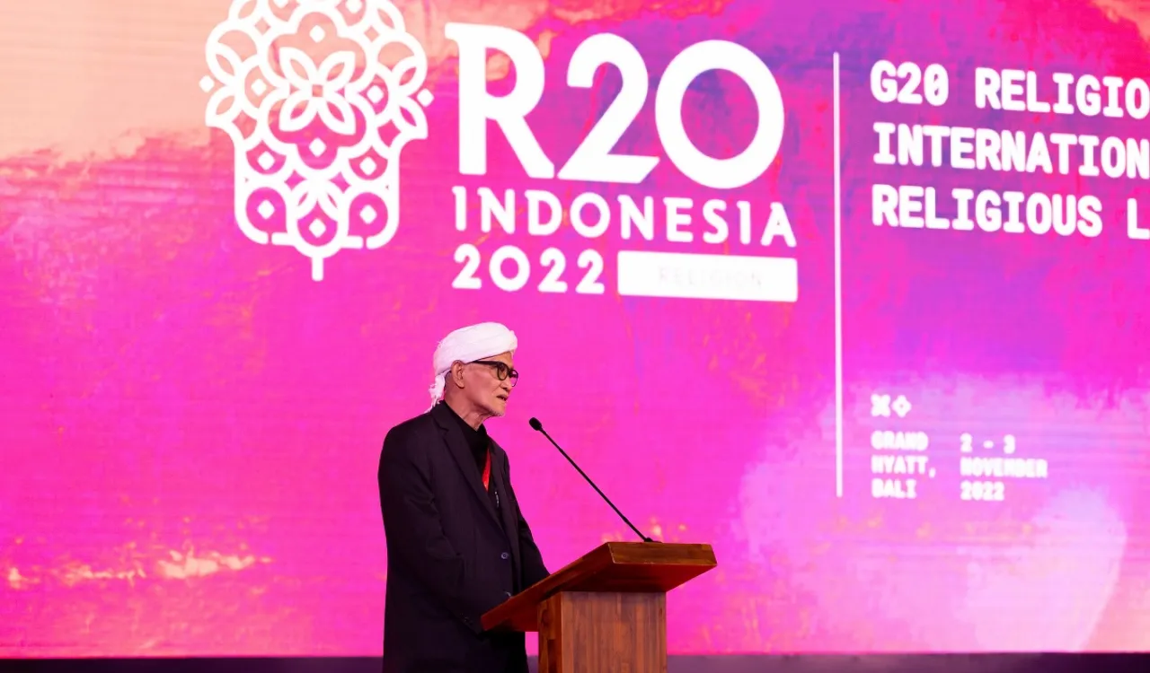 جناب رئیس کل شورای علمای اندونزی، شیخ مفتاح الاخیار، در جلسه افتتاحیه اجلاس مذهبی G20: