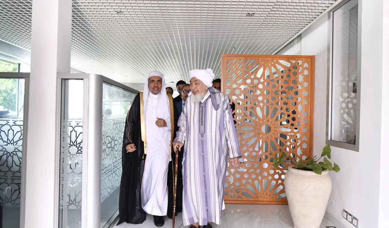 معالي أمين عام ⁧رابطة العالم الإسلامي⁩ يزور مكتب ⁧منتدى تعزيز السلم⁩ في ⁧الرباط⁩ ويشيد بجهوده في نشر السلم 
