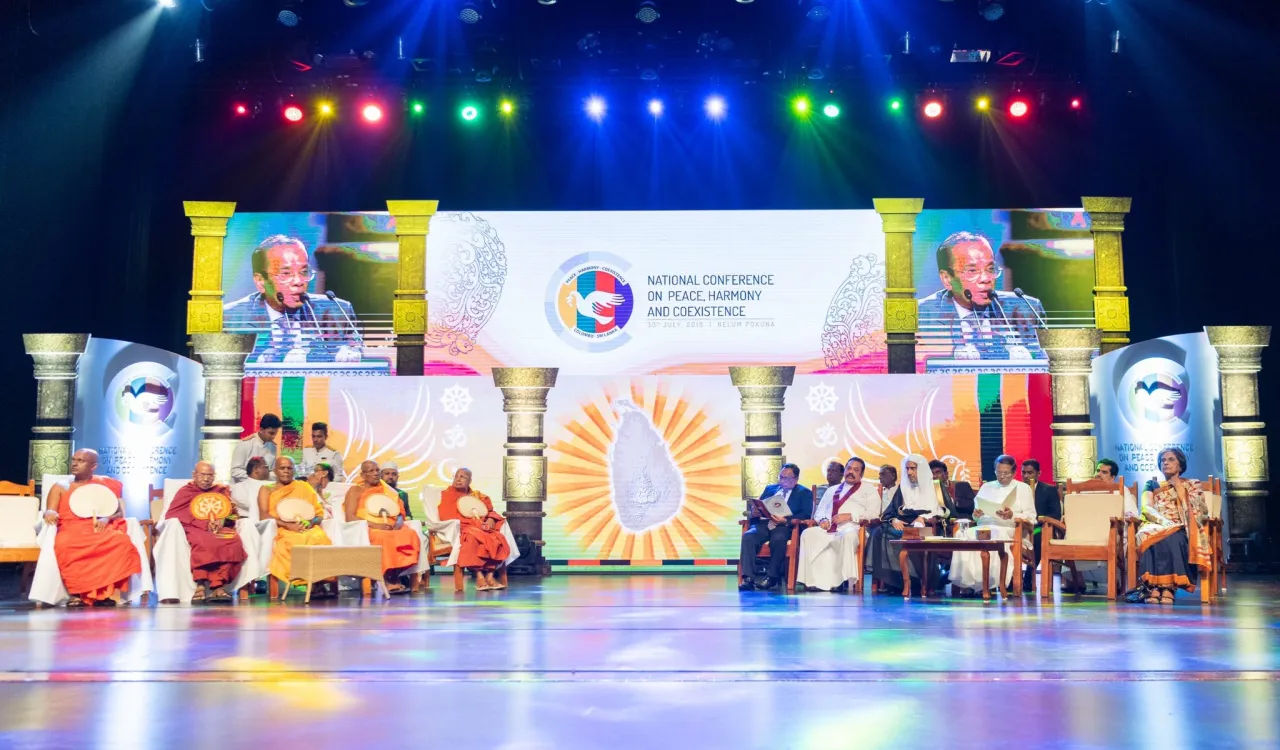 La Ligue Islamique Mondiale annonce lors du Sommet Paix Religions au Sri Lanka la création d’un fond de cinq millions de dollars pour les victimes des attentats terroristes ; qui sera géré par l’Organisation mondiale de secours protection et développement.