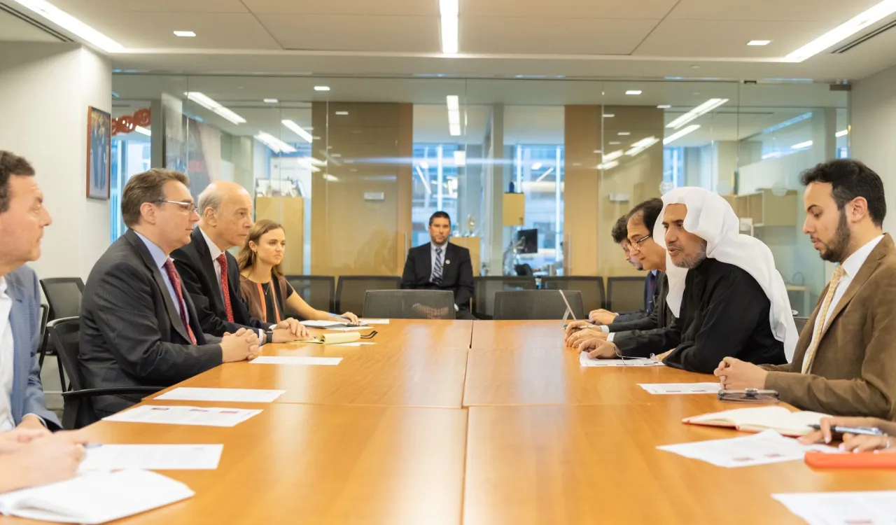 Le D.Mohammad Alissa s’est réuni avec les plus prestigieux centres de recherche du monde ( Karniri pour la paix mondiale, le Conseil atlantique, l’Institution pour la défense de la démocratie) pour traiter d’initiatives concernant les études idéologiques.