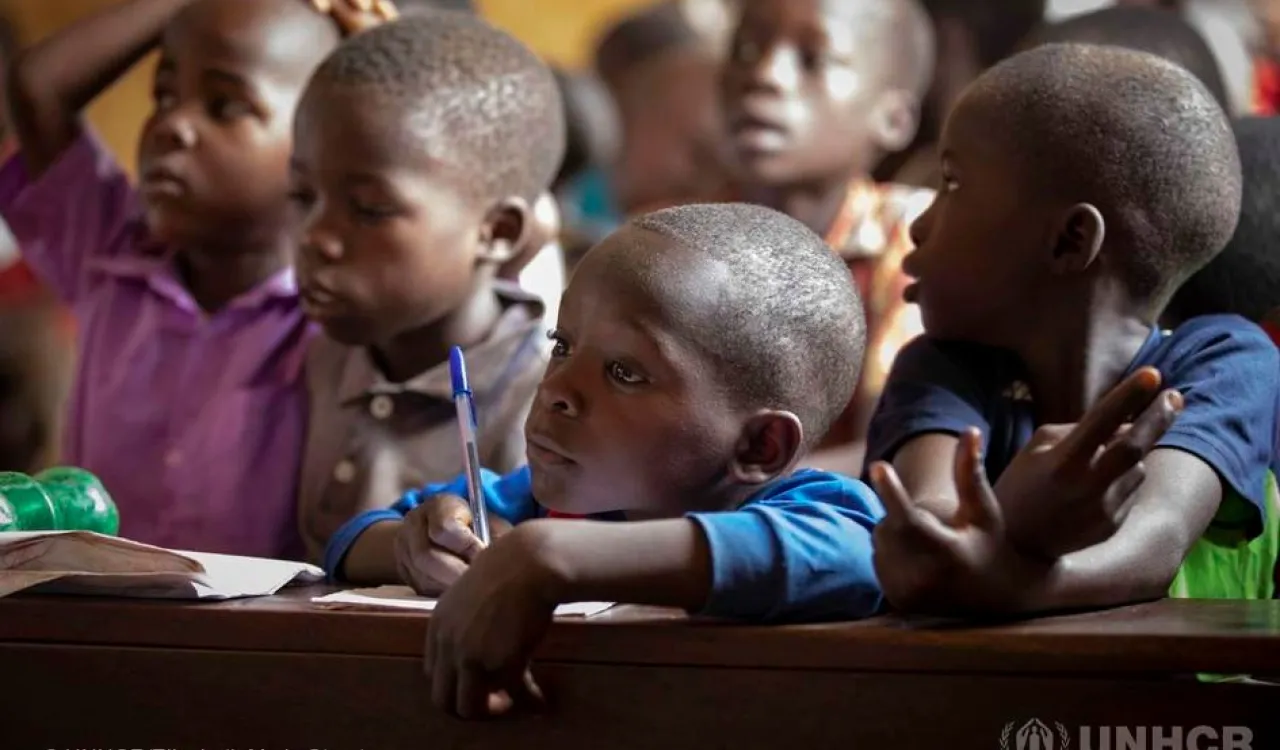 مہاجرین کے امور میں دلچسپی.. رابطہ_عالم_اسلامی کی ہائی کمیشن برائے مہاجرین کے ساتھ تعاون کے سمجھوتے پر دستخط کمیشن نے دنیا بھر میں مہاجرین کے لئے ”زندگی ، تعلیم اور مشارکت پروگرام“ جاری رکھا ہوا ہے