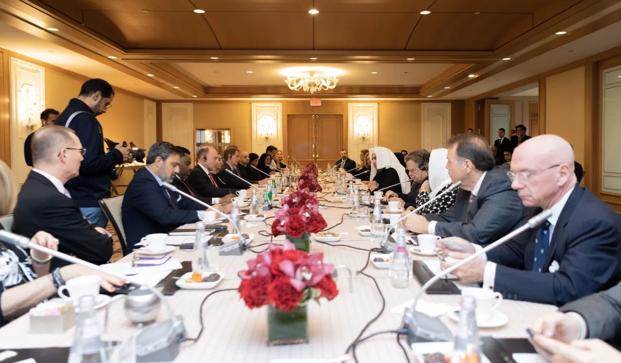 Le Conseil national pour les relations arabo/américaine à Washington  reçoit le D.Mohammad Alissa pour un dialogue général en présence de politiciens intellectuels des journalistes responsables religieux et pour lui remettre le titre honorifique du CNRAA.