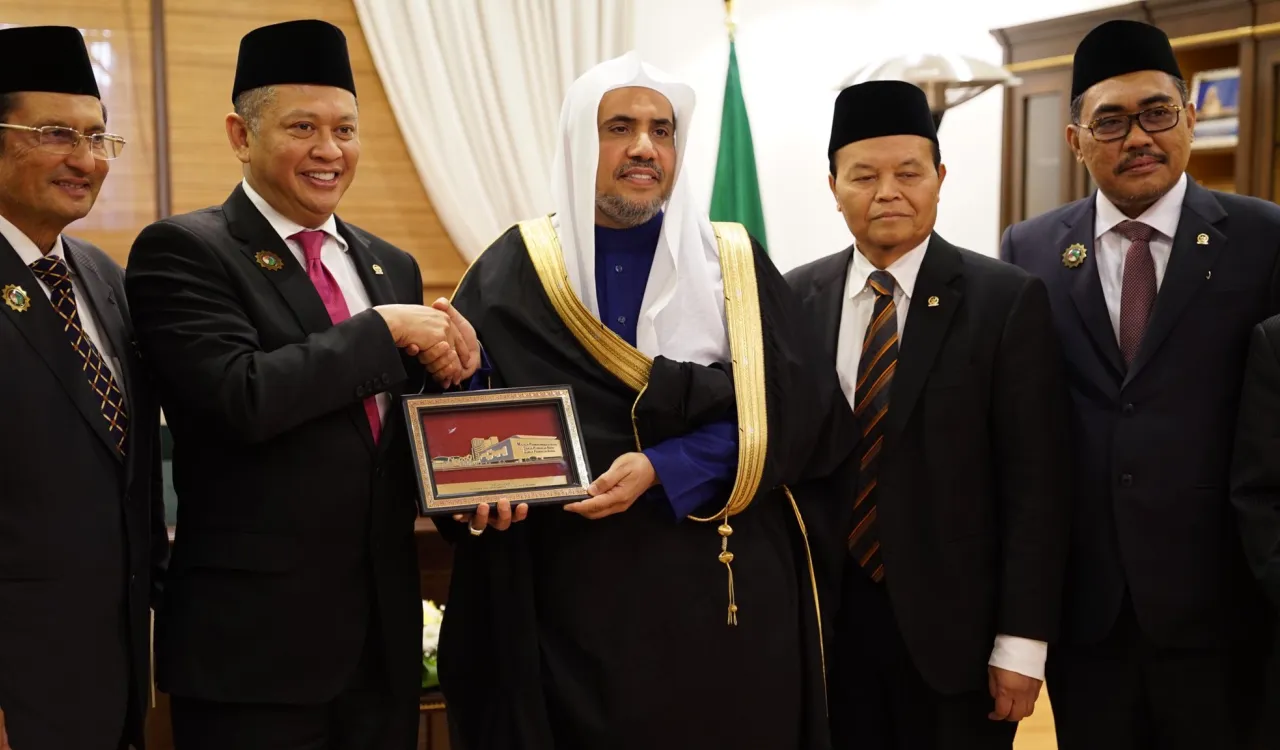 استقبل معالي الشيخ د.⁧‫محمد العيسى‬⁩ معالي رئيس المجلس الشعبي الأندونيسي