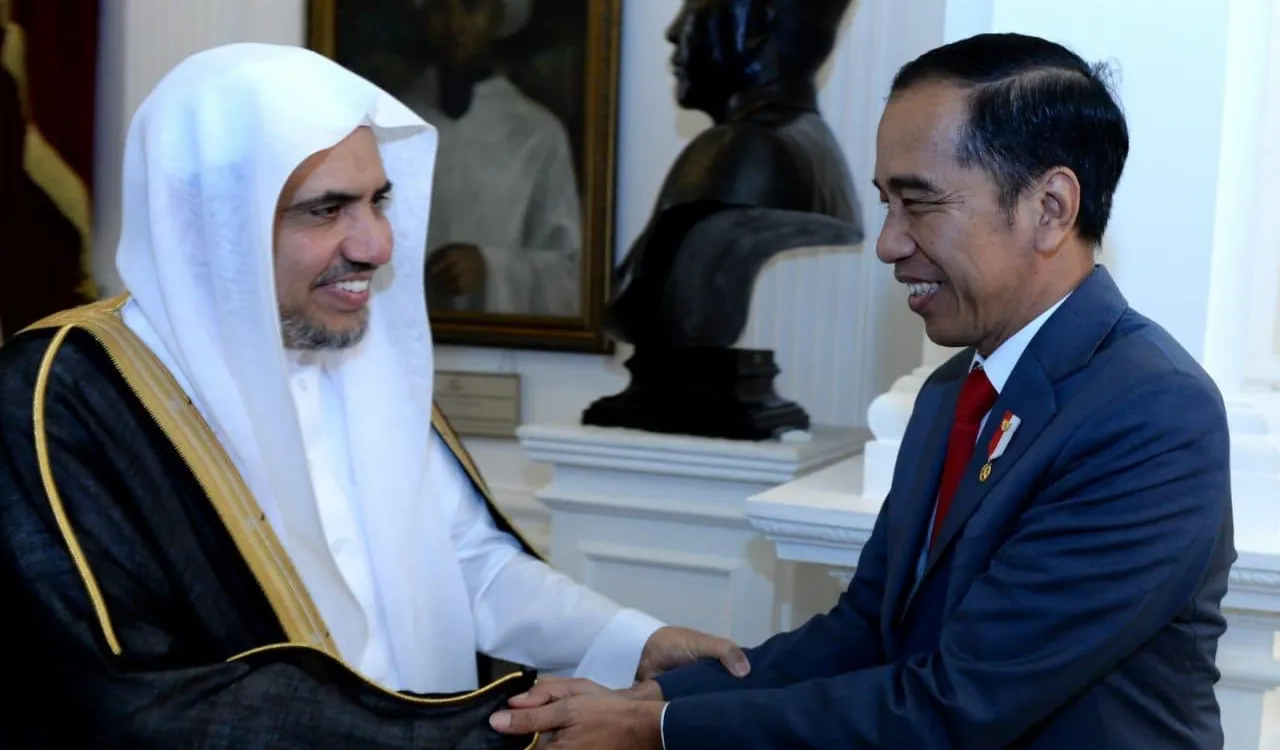 فخامة الرئيس الأندونيسي يستقبل في ⁧‫جاكرتا‬⁩ أمس الأول معالي الشيخ د ⁧‫محمد العيسى‬⁩ ، حيث نوه فخامته بمبادرات ⁧‫رابطة العالم الإسلامي‬⁩