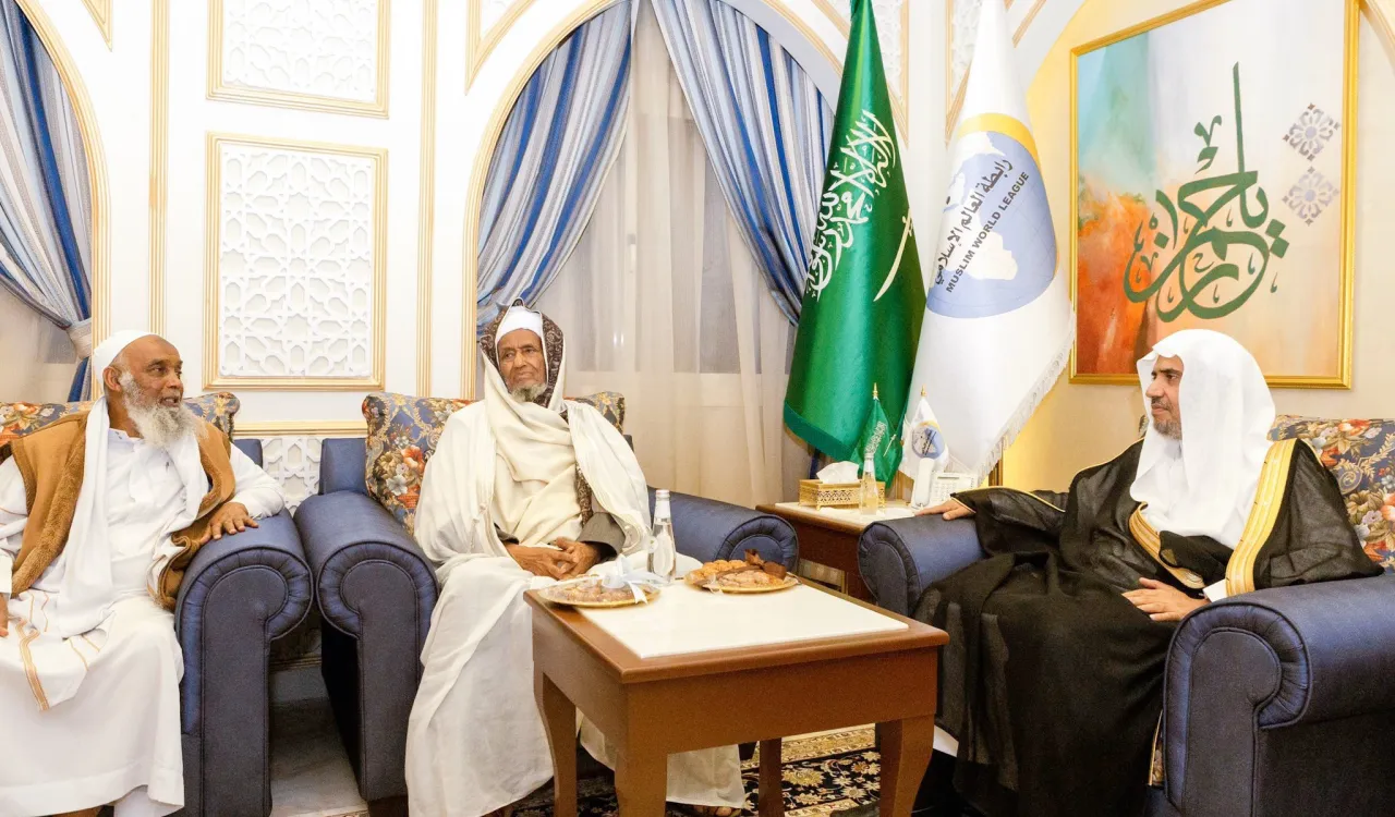 Le D.Mohammad Alissa a reçu à son bureau de Jeddah le mufti d’Ethiopie cheikh Omar Idriss ainsi que sa délégation.