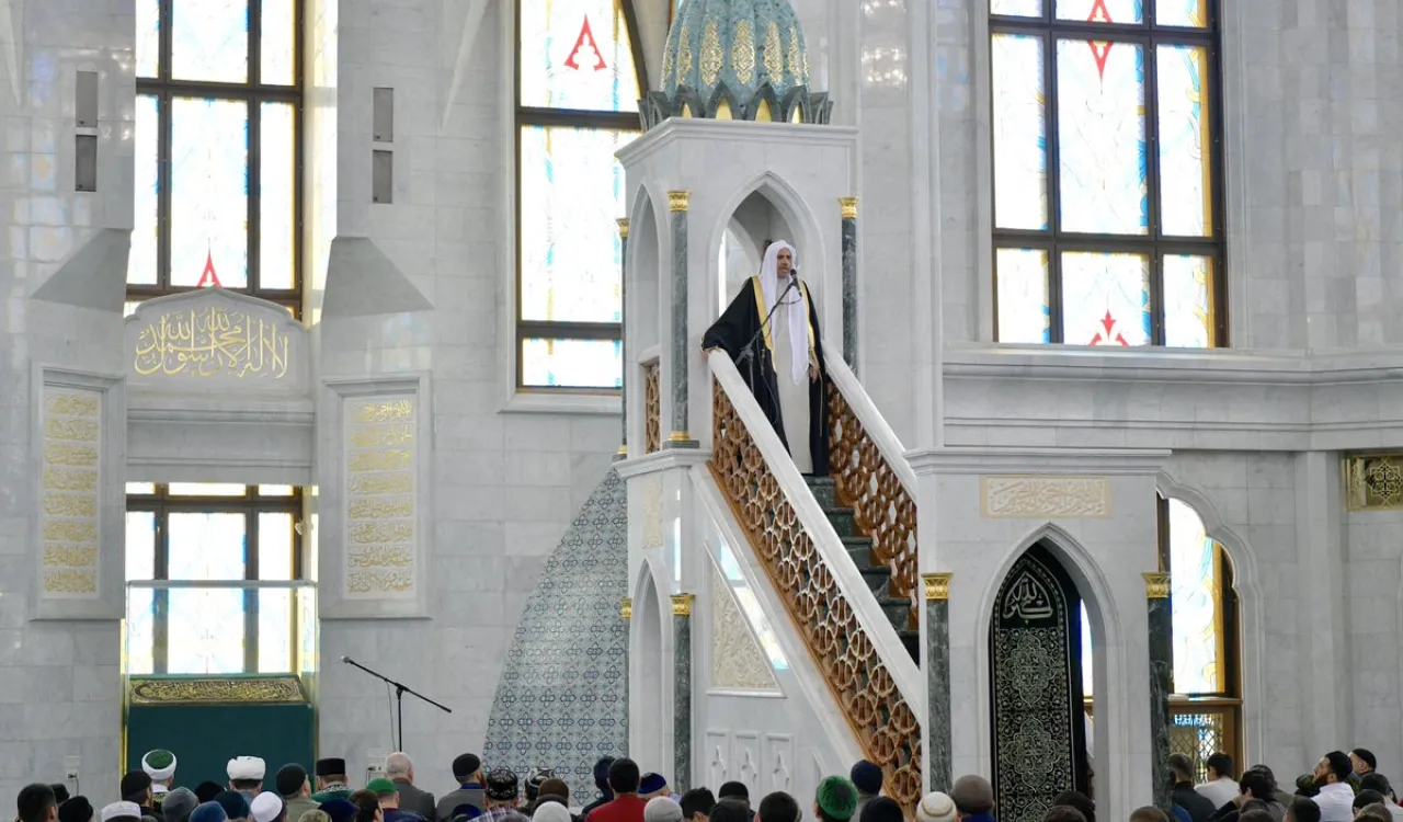 معالي الشيخ د محمد العيسى من منبر الجامع الكبير بقازان عاصمة تتارستان