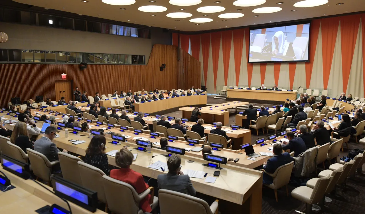 عزت مآب شیخ ڈاکٹر محمد العیسی نے اقوام متحدہ میں ذمہ دار قیادت سربراہی اجلاس کے موقع پر زور دیاکہ اس کے اہم ستون انصاف اور وہ اقدار ہیں جن پر عمومی قانونی فریم ورک میں انسانی مشترکات کا اتفاق ہے