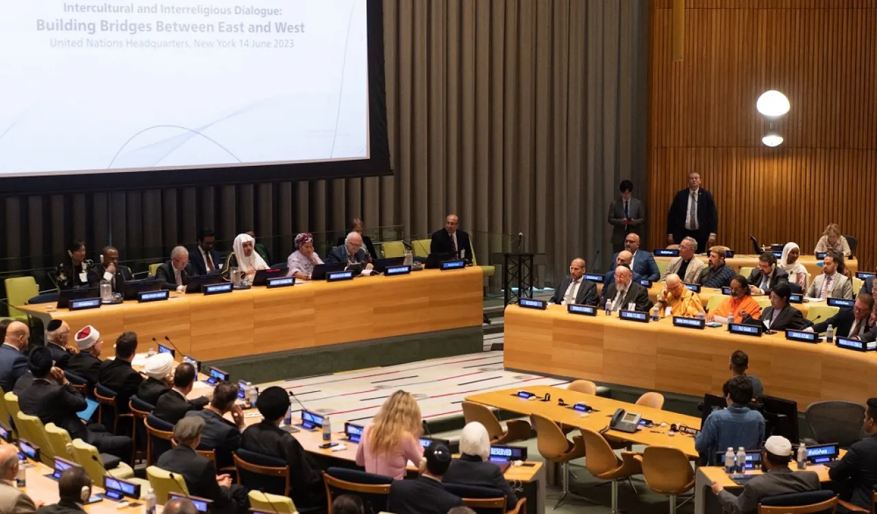 Lancement de l’initiative de la LIM avec la direction des Nations Unies « Construire des ponts entre l’Orient et l’Occident »
