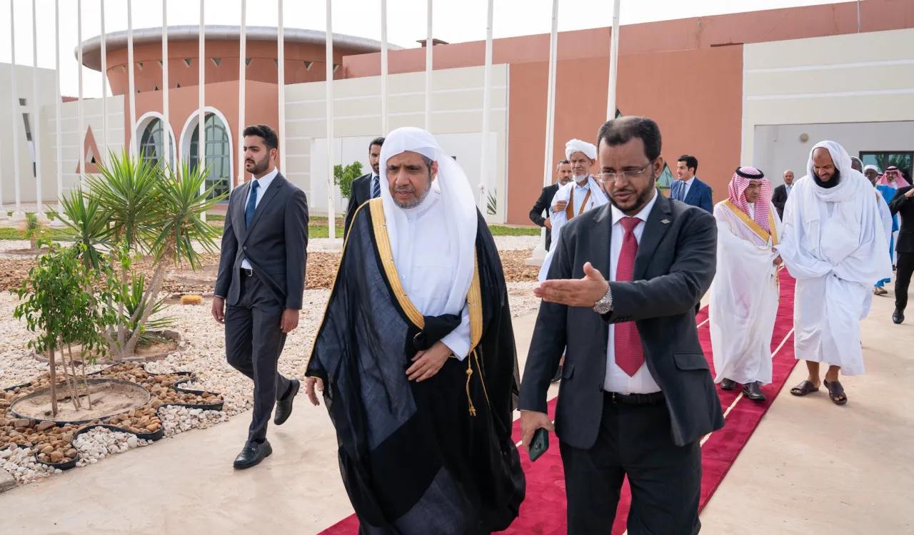 وی در سی و ششمین کنفرانس بین المللی سیره پیامبر اكرم (ص) شرکت کرد، و کمک هزینه های ایتام را پرداخت نمود و پروژه هایی بشردوستانه راه اندازی نمود.