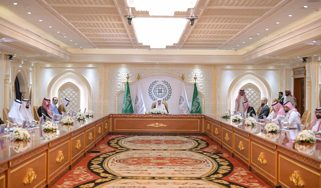 د.العيسى يُدشّن الخطة الاستراتيجية "المطورة" والحوكمة "المُحَدَّثة" لرابطة العالم الإسلامي