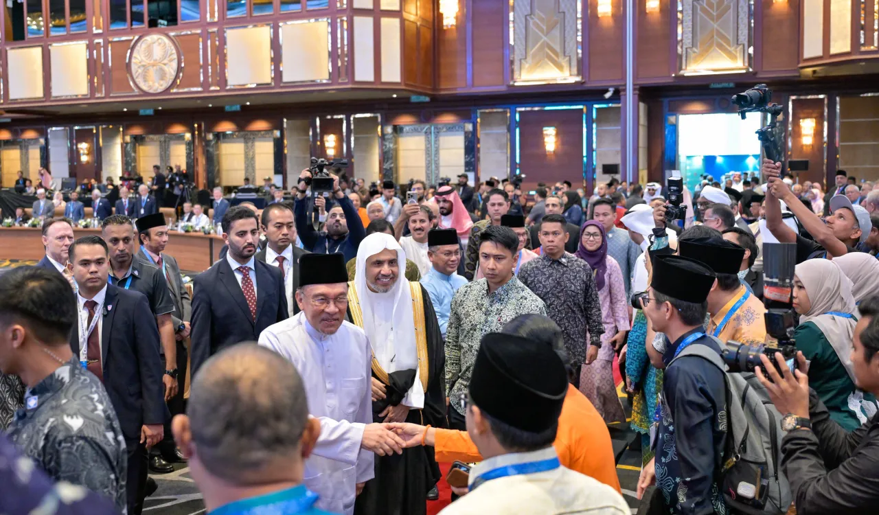  Organizado por la Liga del Mundo Islámico en asociación con el gobierno malasio, con la participación de 400 personalidades religiosas de todo el mundo