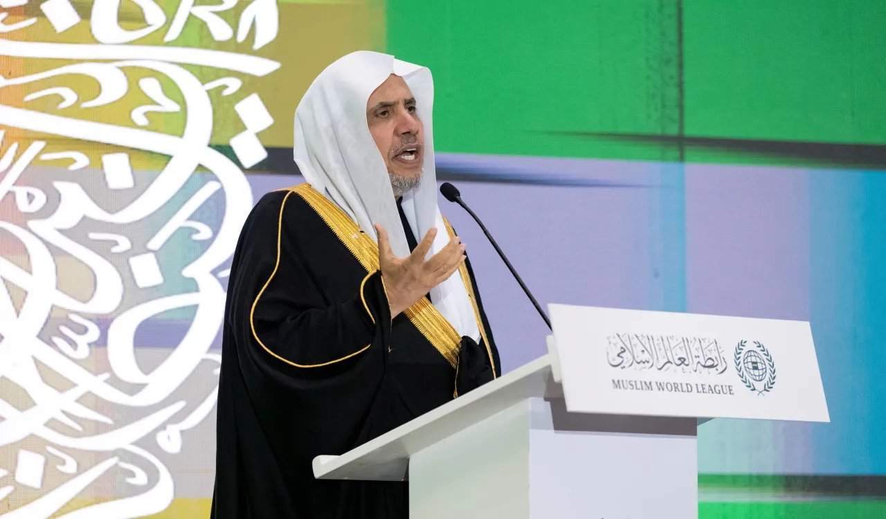Dr. Al-Issa Attends the Graduation of Seventy Thousand Male and Female Memorizers of the Holy Qur’an in Rwanda