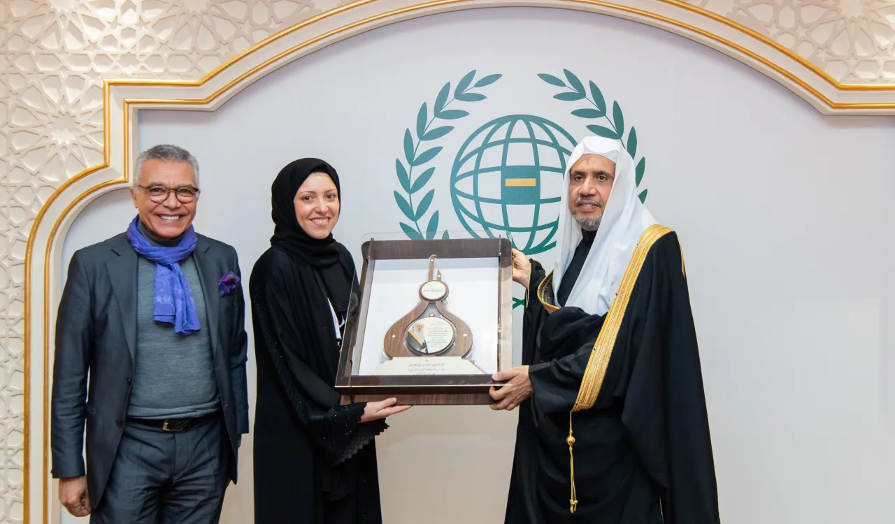 ظهر دیروز جناب دبیر کل، و رئیس انجمن علمای مسلمان، آقای دکتر شیخ محمد العیسی در مقر سازمان همبستگی در مکه مکرمه با اعضای هیئت دانشجویی اقلیت های مسلمان در دانشگاه های اروپا دیدار نمود