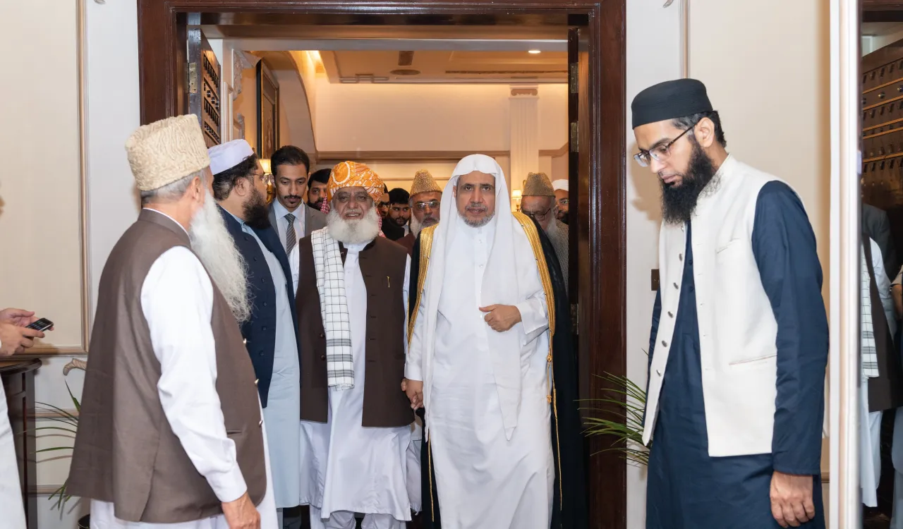 پاکستان کے علمائے کرام نے اسلام آباد میں اپنے پہلے فورم میں غزہ کی حمایت کے لئے رابطہ عالم اسلامی کی کردار کو سراہتے ہوئے اسے تاریخی اسلامی موقف قرار دیا ہے