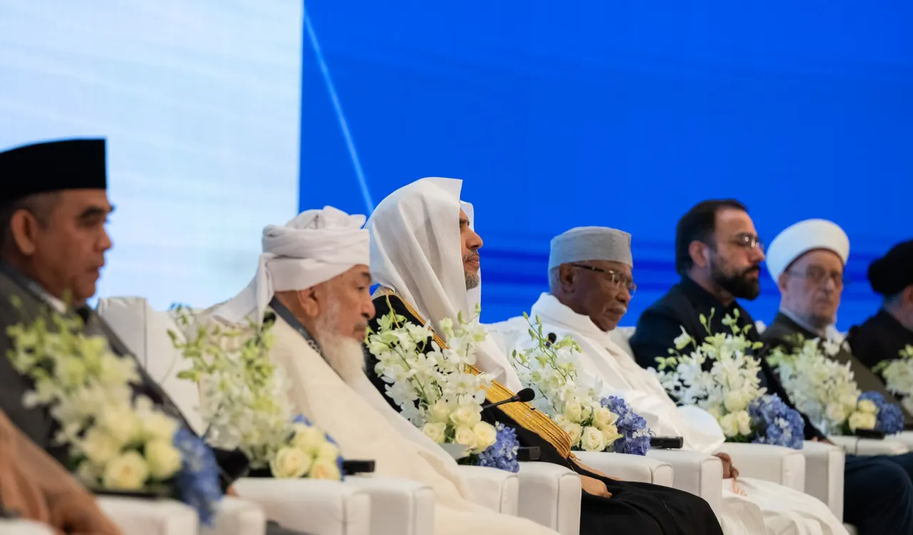 جناب آقای شیخ عبدالله بن شیخ محفوظ بن بیه، رئیس شورای امارات برای فتواهای شرعی، عضو شورای عالی سازمان همبستگی جهان اسلام و عضو مجمع فقه اسلامی، در افتتاحیه دومین دوره کنفرانس