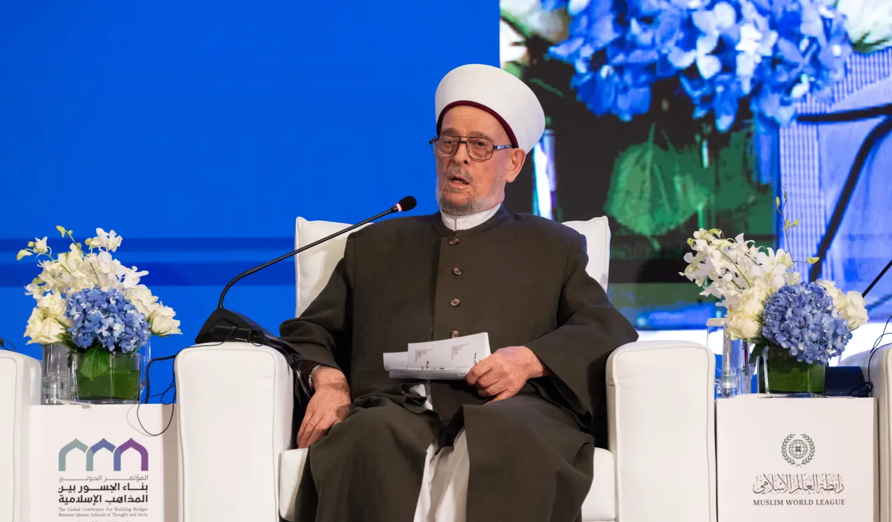 جناب رئیس مجمع فقهی عراق، آقای دکتر احمد حسن الطه، در افتتاحیه دومین دوره کنفرانس ⁧‫ایجاد پل های ارتباطی میان مذاهب اسلامی: