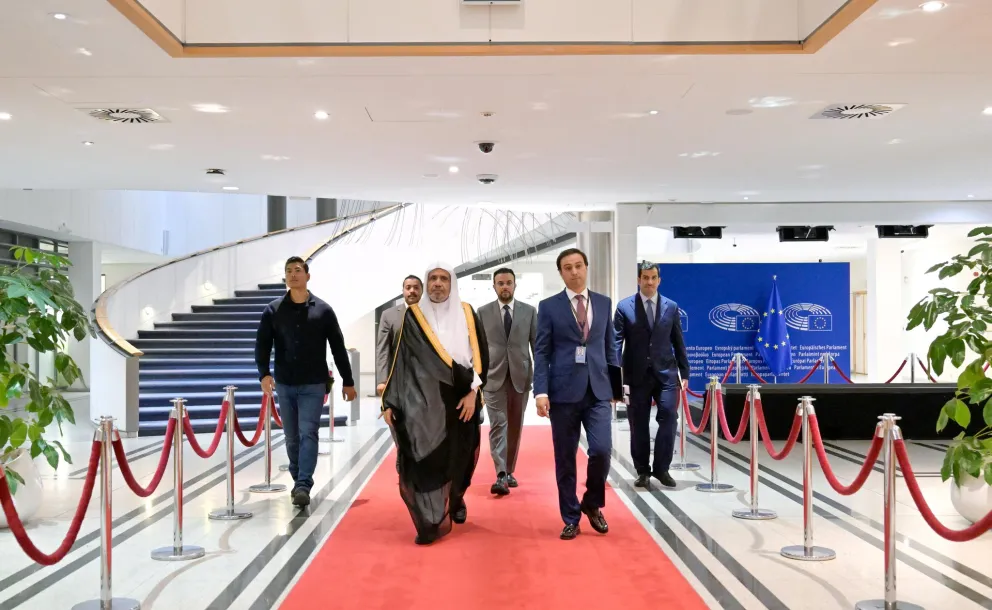 معالي الأمين العام، الشيخ د.⁧‫محمد العيسى‬⁩ ‬⁩، يلتقي قيادات البرلمان الأوروبي ومُساعِدِيهم في "بروكسل"