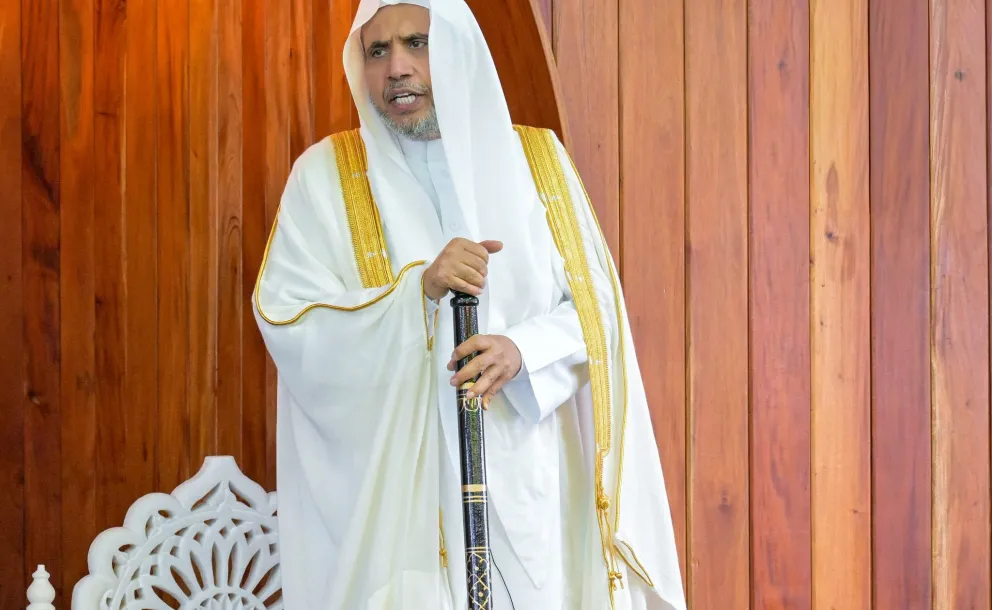 ‏هذا اليوم مِن على مِنبَر جامِع الرحمن في "أوكلاند".. وبعد افتتاحه الرسمي:  ‏ألقى معالي الأمين العام، رئيسُ هيئة علماء المسلمين، فضيلةُ الشيخ د.⁧‫محمد العيسى‬⁩ ‬⁩، خطبةَ الجُمعة، وأمَّ المُصلّين