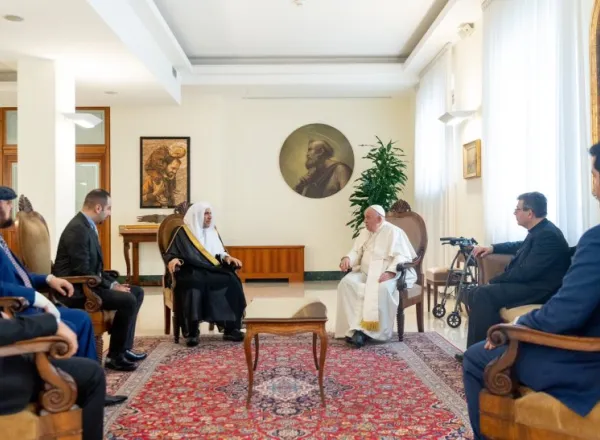 پس از پذیرایی از وی در دفترش، در طی یک جلسه استثنایی که نشان دهنده میزان مهمان نوازی و قدردانی بسیار است