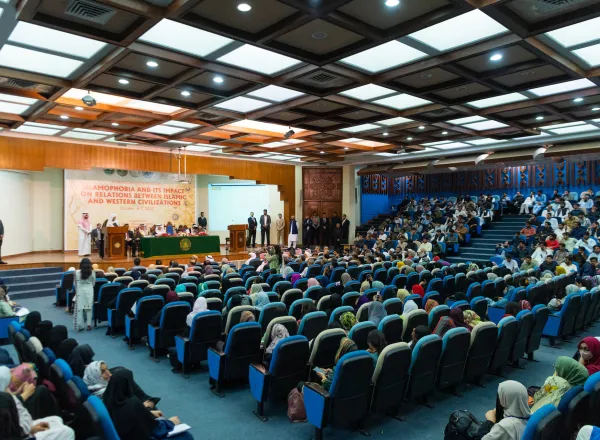 In honor of Secretary-General of the Muslim World League, Dr. Al-Issa, Pakistan wraps off its 1st international conference on “Islamophobia” and hosts the 1st meeting of religious leaders