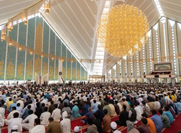 In honor of Secretary-General of the Muslim World League, Dr. Al-Issa, Pakistan wraps off its 1st international conference on “Islamophobia” and hosts the 1st meeting of religious leaders
