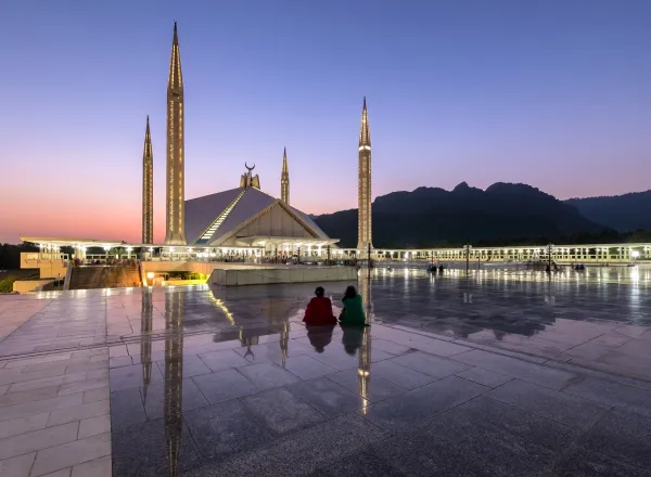In honor of Secretary-General of the Muslim World League, Dr. Al-Issa, Pakistan wraps off its 1st international conference on “Islamophobia” and hosts the 1st meeting of religious leaders