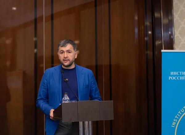 Un doctorat honorifique a été remis au D. Mohammad Alissa en présence du représentant du Président russe, du Parlement russe (Douma), de cheikhs, de membres du corps diplomatique, en plus de grands académiciens spécialisés et des représentants religieux.
