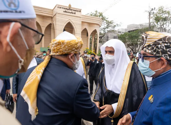 Mohammad Alissa a visité le Comité des présidents des conseils Islamiques où il s’est entretenu avec le Pdt et des membres sur le haut niveau d’harmonie de la société thaïlandaise