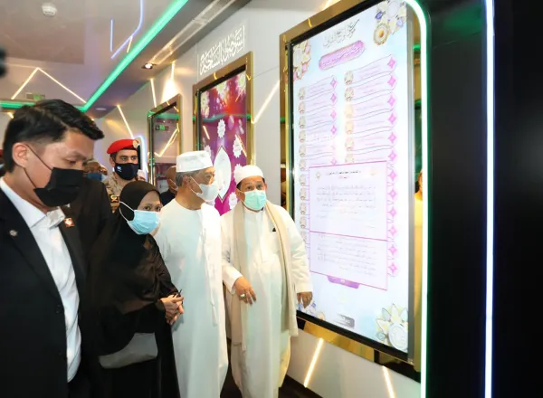 The Prime Minister of Malaysia visited the Museum of the Biography of the Prophet and Islamic Civilization in Madinah