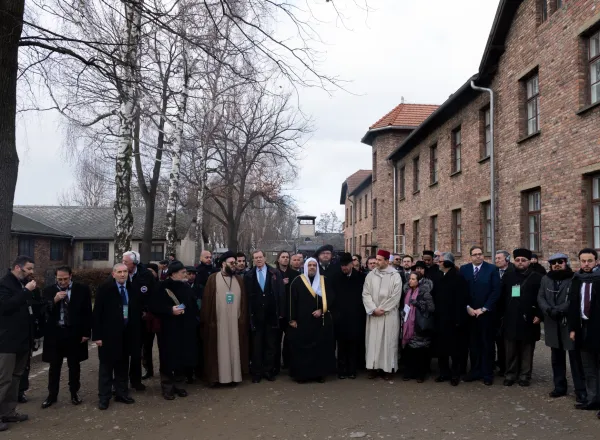 "Être ici, auprès des enfants des survivants de l'Holocauste et de responsables religieux juifs et musulmans venus du monde entier, est un devoir sacré et un grand honneur", a déclaré le Secrétaire général de la LIM,  Mohammad AlIssa  Auschwitz75