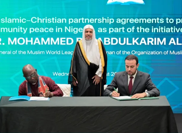 Le Secrétaire général assiste à la table ronde des responsables musulmans et chrétiens du Nigeria et à la signature des accords qui en sont issus