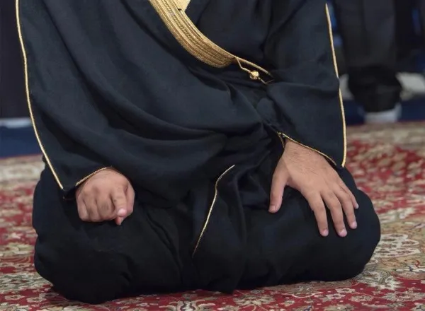 ملکت ‫سعودی‬ عرب اسلام اور مسلمانوں کی محافظ اور ان کے قبلہ کی وجہ سے ان کا حوالہ ہے..اسے حرمین شریفین کی "خدمت کا شرف اور استحقاق" حاصل ہے