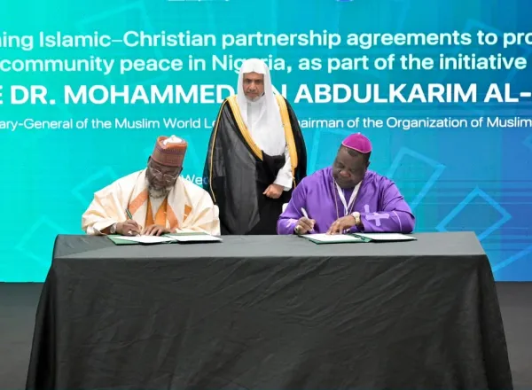 Le Secrétaire général assiste à la table ronde des responsables musulmans et chrétiens du Nigeria et à la signature des accords qui en sont issus