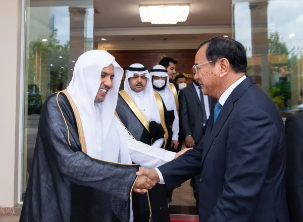 ‏معالي د. محمد العيسى‬⁩ يلتقي معالي نائب رئيس الوزراء وزير الخارجية والتعاون الدولي الكمبودي السيد براك سخون