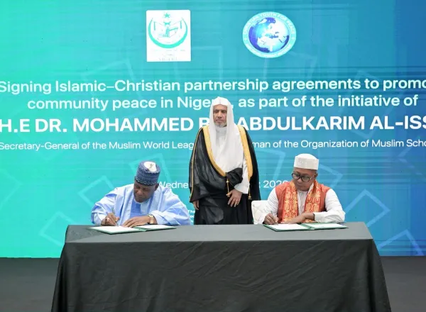 Le Secrétaire général assiste à la table ronde des responsables musulmans et chrétiens du Nigeria et à la signature des accords qui en sont issus