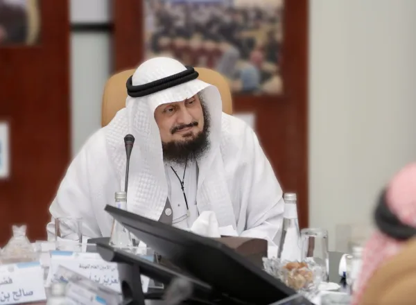 Cheikh D. #MohammadAlissa préside le Conseil d’administration de l’Organisation mondiale de secours de protection et de développement en présence de ses membres où divers sujets et projets ont été traités.