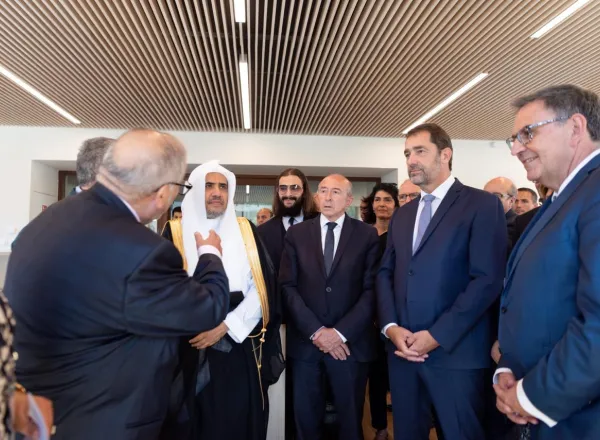 ‫ الرابطة توضح بأن تصريحها  لادارة المراكز الإسلامية ينصب على التنسيق مع الحكومات حيال تمثيل الجالية الإسلامية فيها بما يضمن إسهام (الاعتدال الديني)  ووفق الأنظمة.