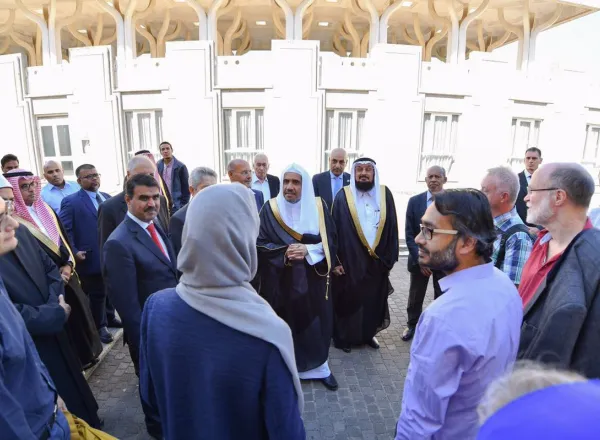 Le SG visite le Centre culturel islamique à Rome et s'informe de ses activités et programmes en remerciant le personnel