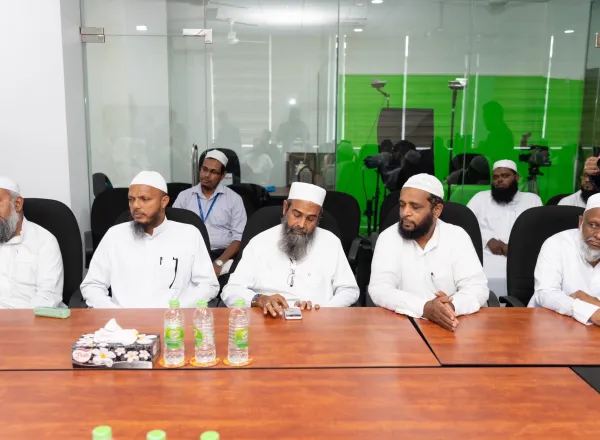 رابطہ عالم اسلامی کے سیکرٹری جنرل نے کولمبو میں جمعیت علمائے سری لنکا کے صدر اورارکان سے ملاقات کی،جنہوں نےرابطہ کے مناسب وقت دورہ پراپنی مسرت کااظہارکیا