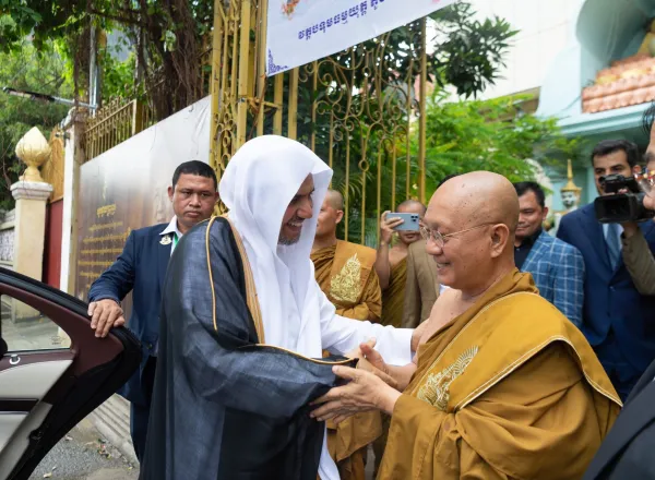 Mohammad Alissa rencontre le Grand Patriarche Suprême du Cambodge Tep Vong et le Patriarche Bour Kry