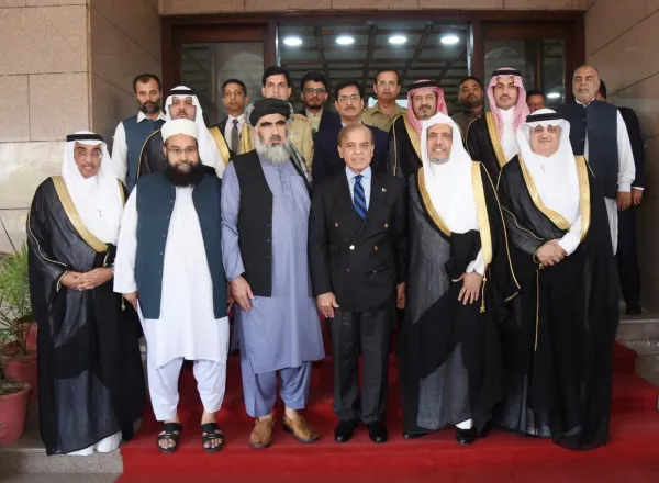 Pakistan Prime Minister receive Dr. Al-Issa to inaugurates MWL campaign in Islamabad