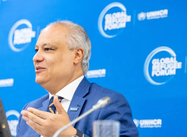 Yang Mulia Asisten Sekretaris Jenderal untuk untuk Komunikasi Korporat, Tuan Abdulwahab Al-Shehri, menyampaikan pidato LMD pada dialog organisasi di Forum Pengungsi Global, yang diadakan di Jenewa, di hadapan lebih dari seribu tokoh internasional